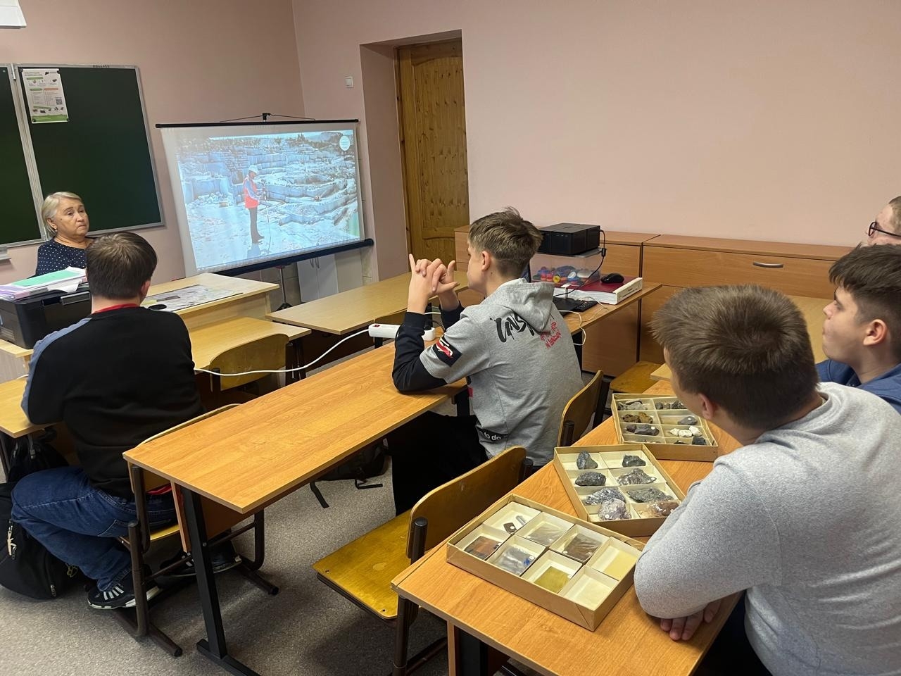 Мир тяжелой промышленности.